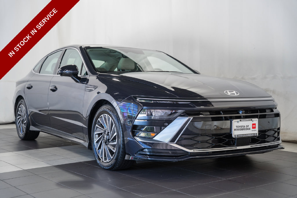 Used 2025 Hyundai Sonata Limited FWD image 1