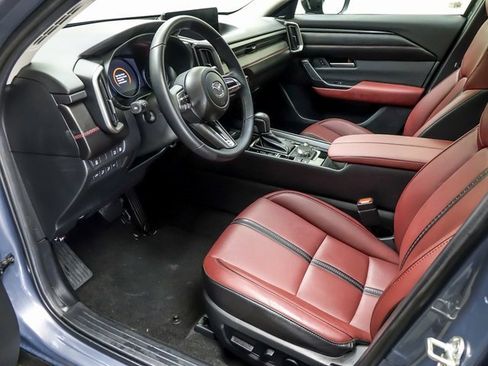 Used 2025 MAZDA CX-50 AWD 2.5 Hybrid w/ Premium Pkg image 10