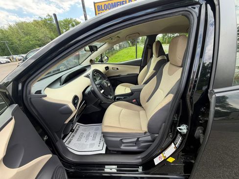 Used 2016 Toyota Prius Two FWD image 10