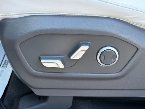 Used 2024 Hyundai Santa Fe SEL FWD image 18