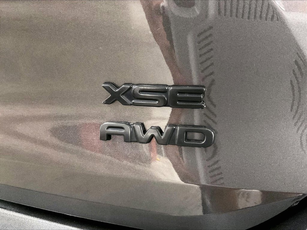 Used 2021 Toyota Highlander XSE AWD/4WD image 12