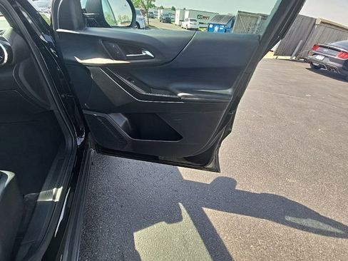 Used 2025 Chevrolet Equinox LT FWD image 29