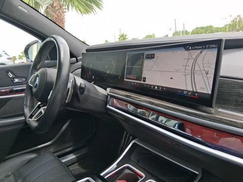 Used 2023 BMW 740i RWD image 11