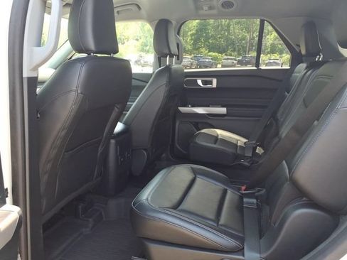 Used 2024 Ford Explorer XLT w/ Equipment Group 202A AWD/4WD image 10