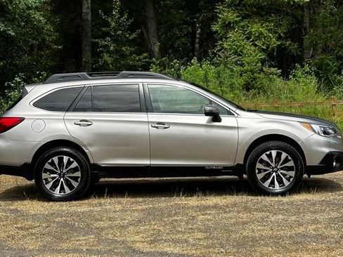 Used 2017 Subaru Outback 3.6R Limited AWD/4WD image 10