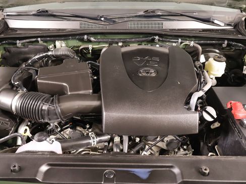 Used 2021 Toyota Tacoma TRD Sport image 19