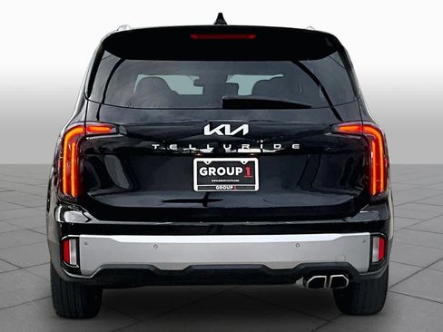 Used 2023 Kia Telluride EX w/ EX Captain's Chair Package FWD image 5
