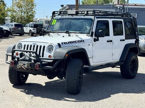 Used 2011 Jeep Wrangler Unlimited Rubicon w/ Connectivity Group AWD/4WD image 3