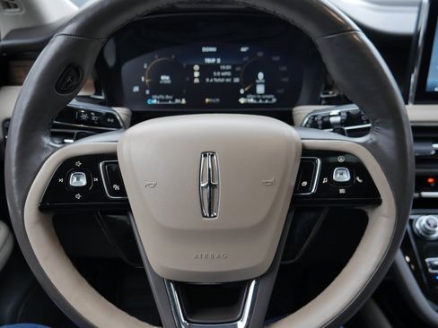 Used 2022 Lincoln Corsair Reserve w/ Equipment Group 201A image 11