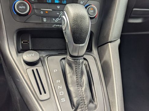 Used 2018 Ford Focus SEL FWD image 19