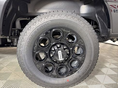 New 2026 Ford F250 Lariat w/ Black Appearance Package image 27