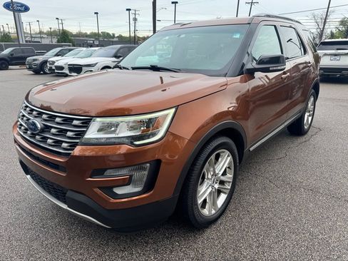 Certified 2017 Ford Explorer XLT w/ Equipment Group 202A AWD/4WD image 1