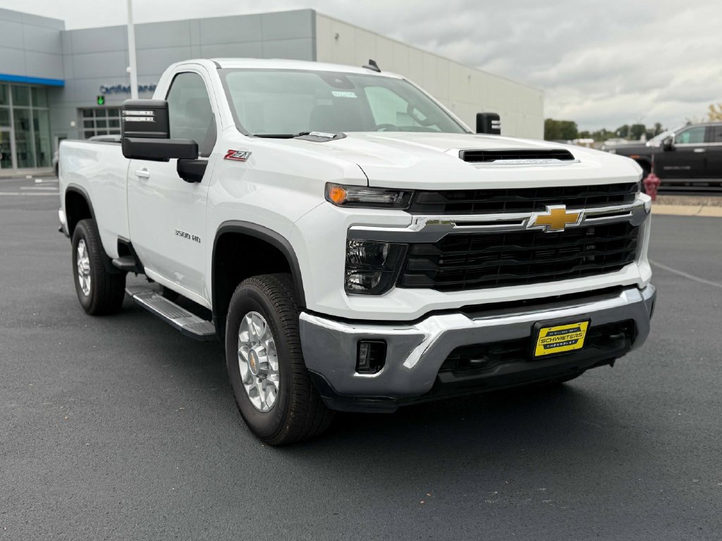 Used 2024 Chevrolet Silverado 3500 LT w/ Convenience Package AWD/4WD image 5