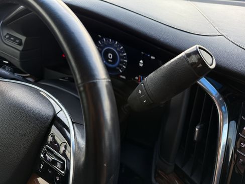 Used 2017 Cadillac Escalade Premium Luxury image 25