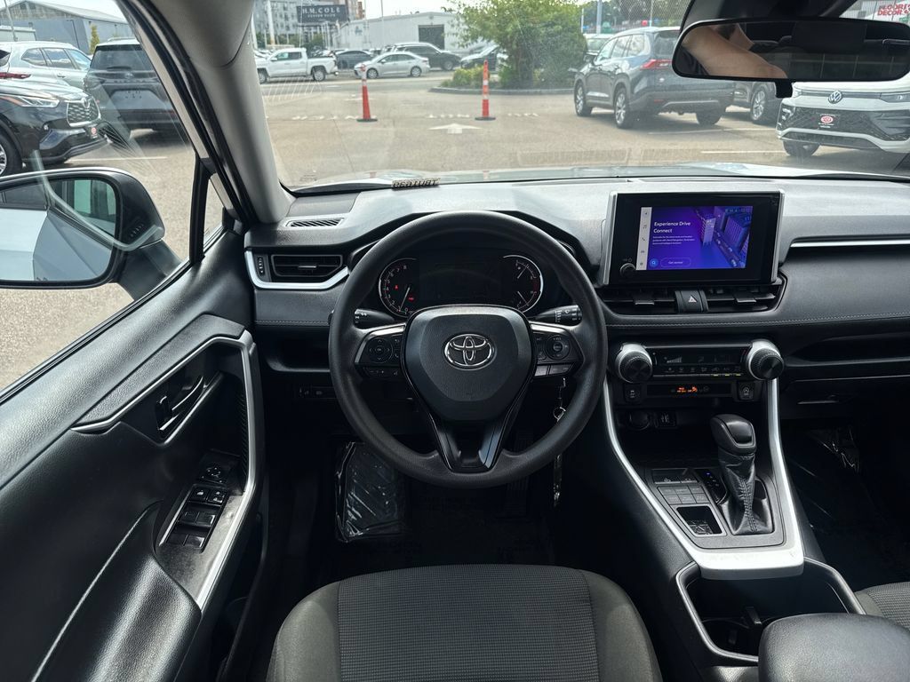 Used 2024 Toyota RAV4 LE AWD/4WD image 12