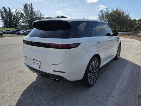 Certified 2024 Land Rover Range Rover Sport Dynamic SE image 23