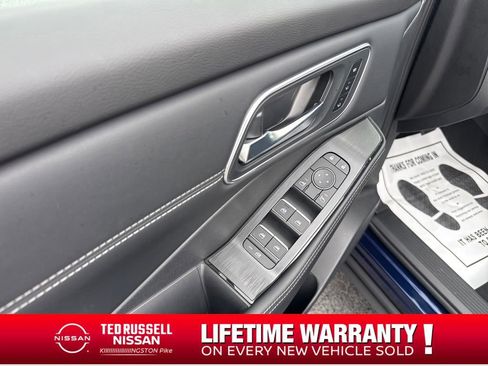 New 2026 Nissan Rogue Platinum w/ Platinum Premium Package image 11