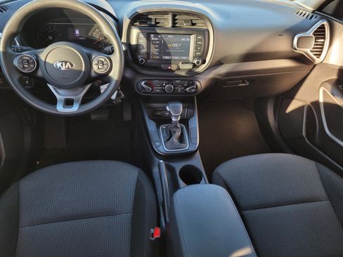Used 2020 Kia Soul LX image 5