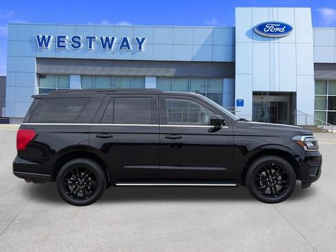 Used 2022 Ford Expedition XLT RWD image 2