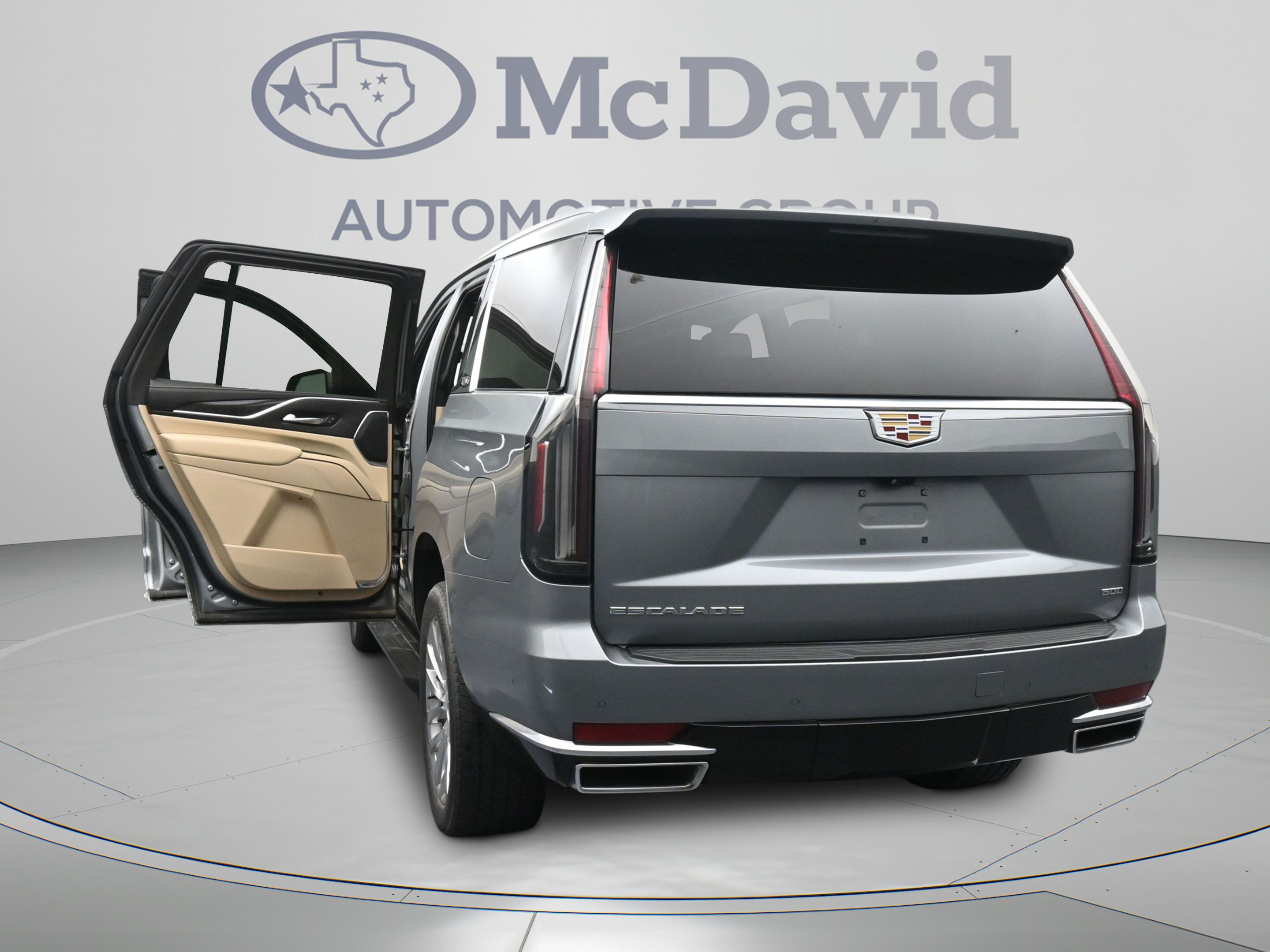 Used 2023 Cadillac Escalade Premium Luxury AWD/4WD image 45