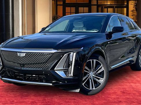 New 2026 Cadillac Lyriq Luxury w/ LPO, Floor Liner Package AWD/4WD image 1