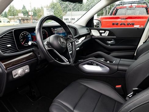 Used 2024 Mercedes-Benz GLS 450 4MATIC image 23