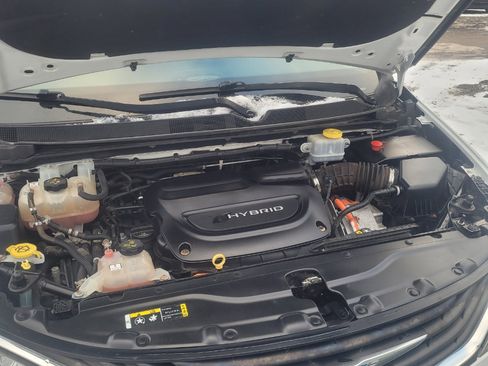 Used 2018 Chrysler Pacifica Touring Plus image 35