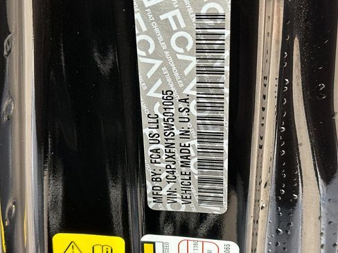 Used 2025 Jeep Wrangler Unlimited Rubicon image 29