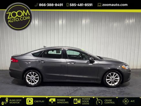 Used 2020 Ford Fusion SE FWD image 1