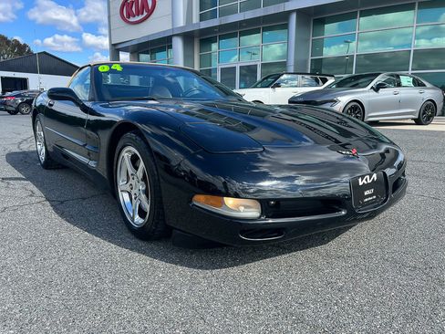 Used 2004 Chevrolet Corvette Base w/ Preferred Equipment Group image 7