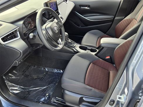 Used 2025 Toyota Corolla SE image 11