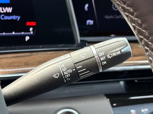 Used 2024 Cadillac Escalade ESV Sport Platinum image 10