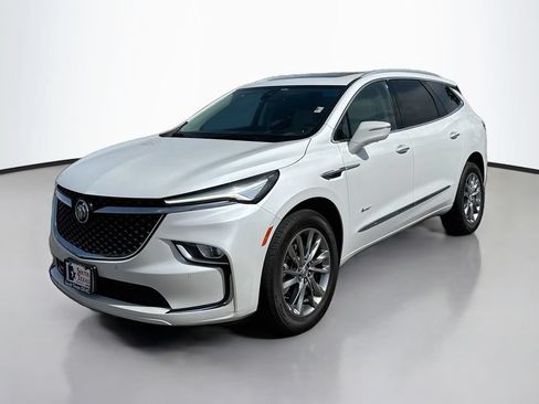 Used 2024 Buick Enclave Avenir FWD image 3