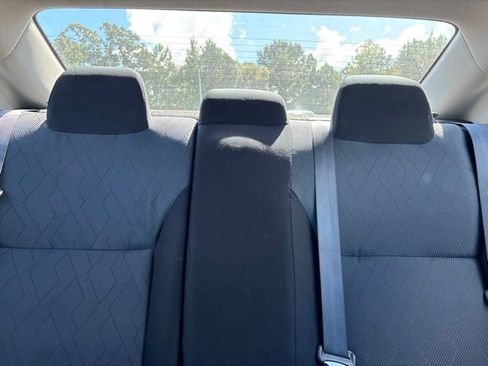 Used 2025 Nissan Versa SV FWD image 11