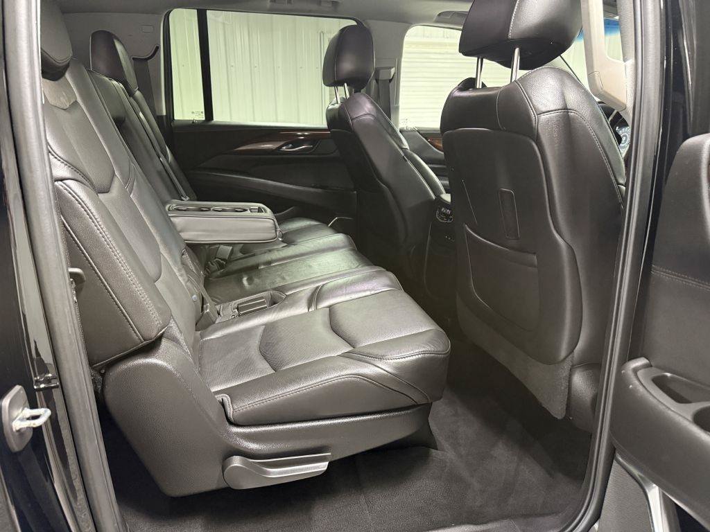 Used 2018 Cadillac Escalade ESV Premium Luxury AWD/4WD image 44