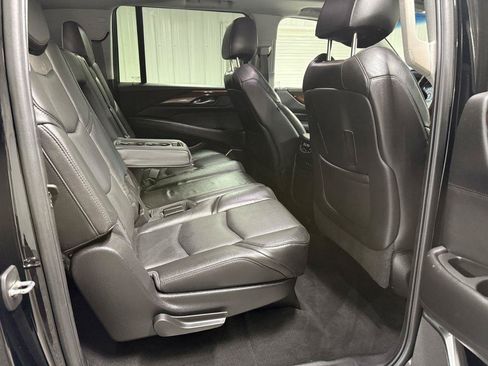 Used 2018 Cadillac Escalade ESV Premium Luxury AWD/4WD image 44