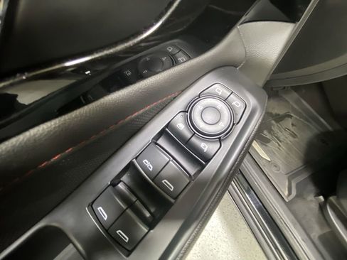 Used 2023 Chevrolet Traverse RS w/ LPO, Floor Liner Package image 32