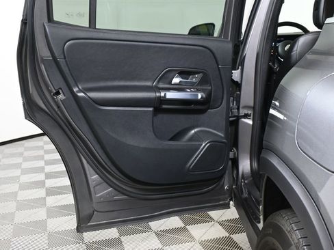 Certified 2022 Mercedes-Benz GLB 250 4MATIC image 30