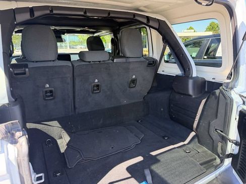 Used 2024 Jeep Wrangler Unlimited Sahara AWD/4WD image 27