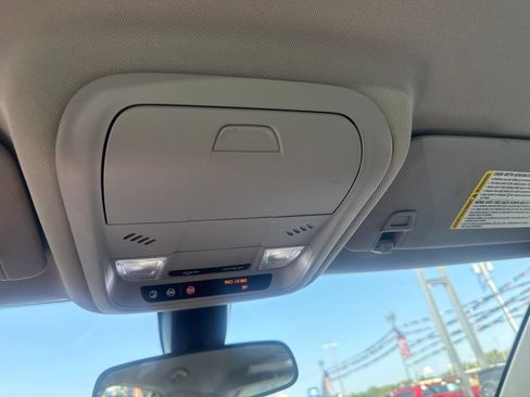 Used 2018 Chevrolet Equinox LS FWD image 25