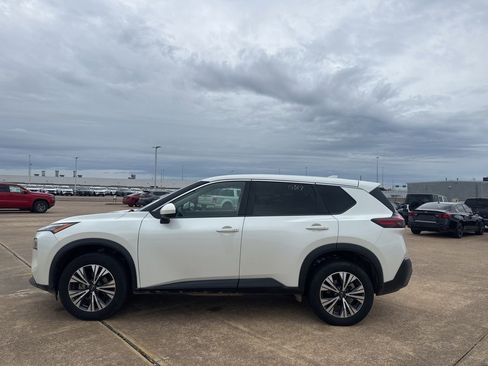 Certified 2023 Nissan Rogue SV FWD image 12