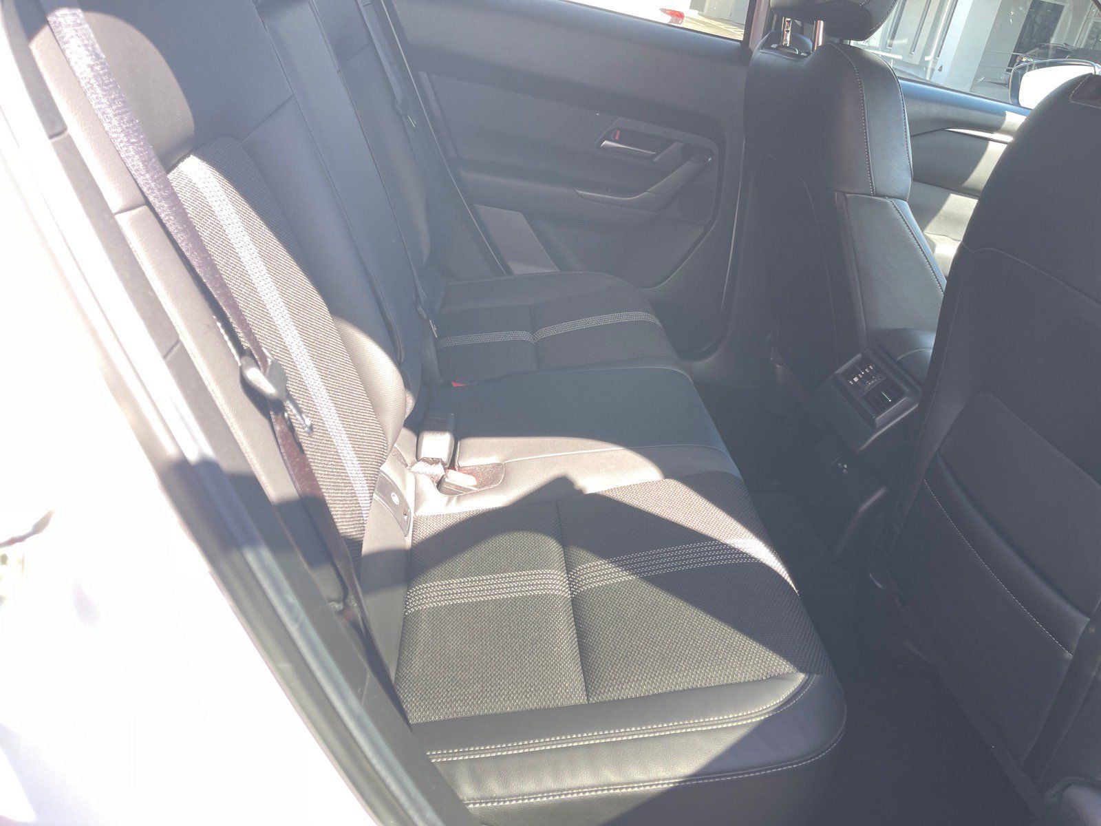 Used 2025 MAZDA CX-50 AWD 2.5 S w/ Preferred Package image 16