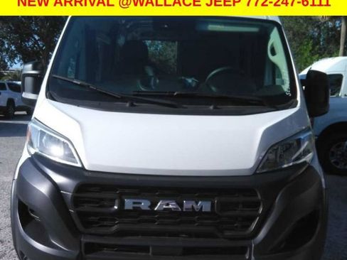Used 2025 RAM ProMaster 2500 w/ Convenience Group FWD image 5