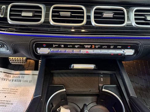 Used 2024 Mercedes-Benz GLS 580 4MATIC image 38