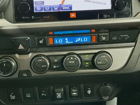 Used 2019 Toyota Tacoma Limited image 23