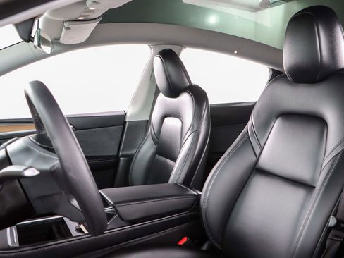 Used 2025 Tesla Model Y Long Range image 23