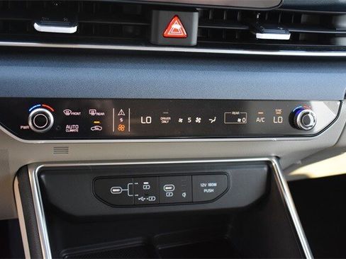 New 2026 Kia Carnival EX image 34