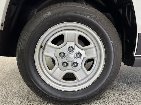 Used 2017 Jeep Patriot Sport FWD image 24