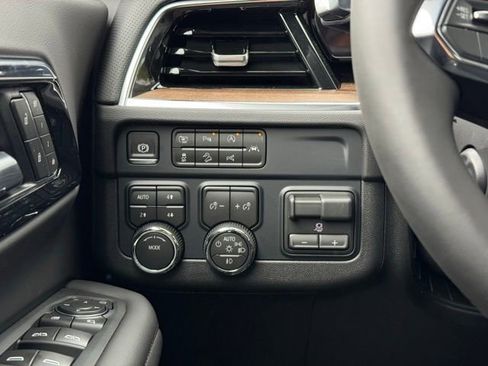 New 2026 Chevrolet Tahoe High Country w/ Sun And Tow Package AWD/4WD image 33