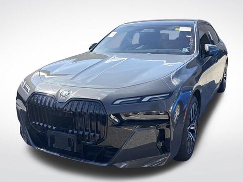 Used 2023 BMW i7 xDrive60 AWD/4WD image 1
